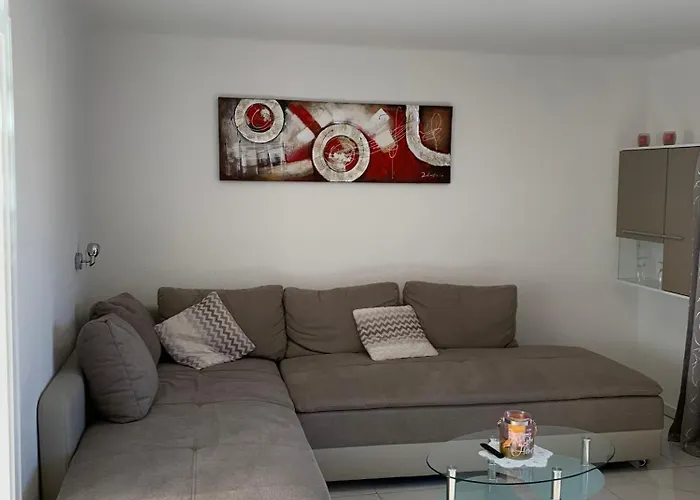 Moderne 2 Zimmer Wohnung Mit Vollausstattung